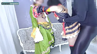 Une brune japonaise amatrice prend du plaisir à un trio cosplay