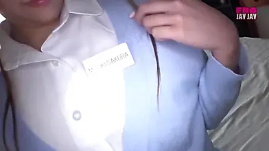 24歳の救急救命室看護師、サクラが主演するこのアマチュアPOVビデオ。