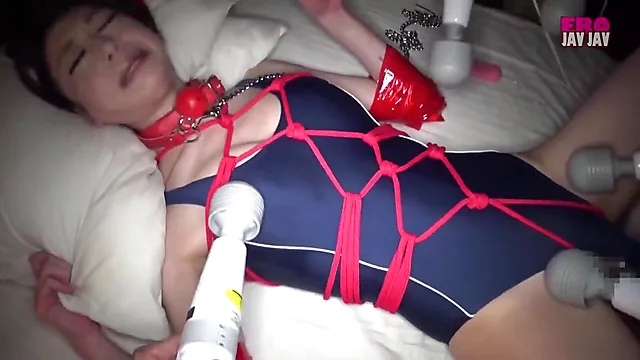 Intense Sensations for a Mature Japanese Brunette in Shibari Bondage