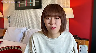 Adorable Japanese Teen Enjoys Amateur Blowjob