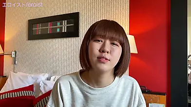 Adorable Japanese Teen Enjoys Amateur Blowjob