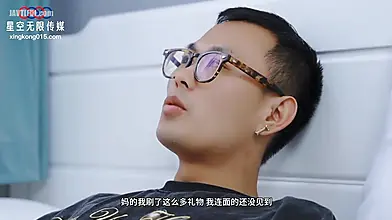 Jeunes mariés chinois heureux XK-8182