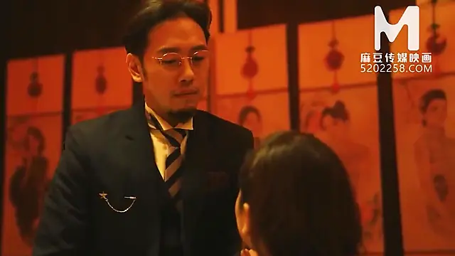 Exotic Chinese MILF receives a sensual massage